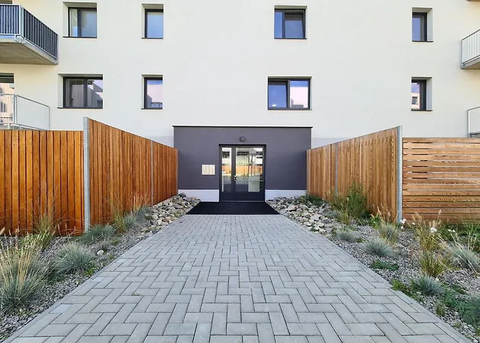 Cozy And Modern Apartment Near Brno City Center