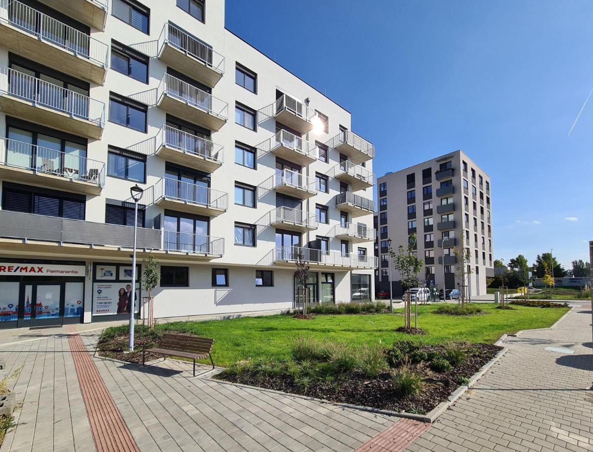 Cozy And Modern Near Center *