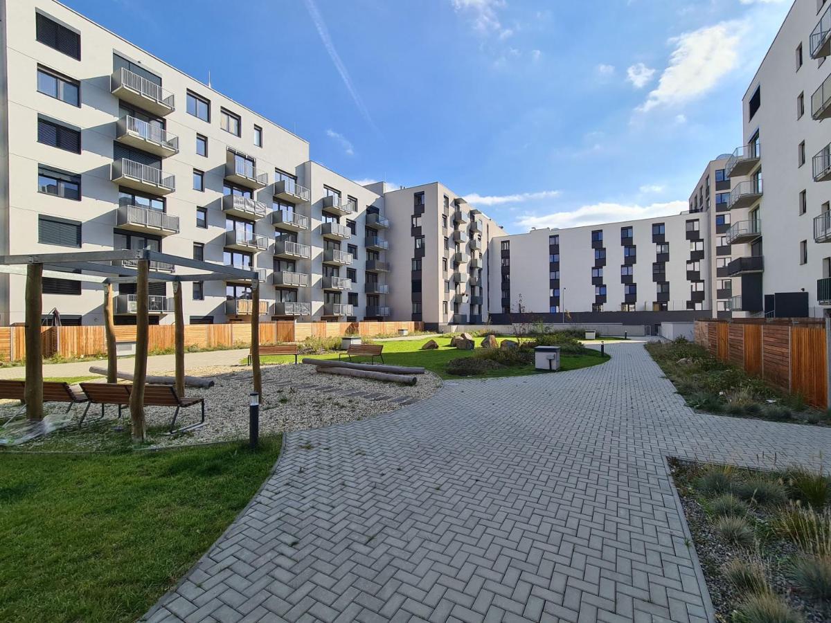 Cozy And Modern Near Center *