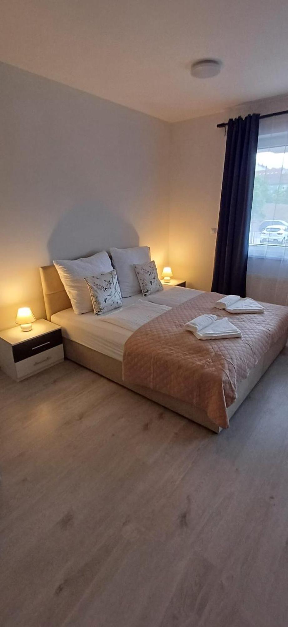 Cozy And Modern Near Center *